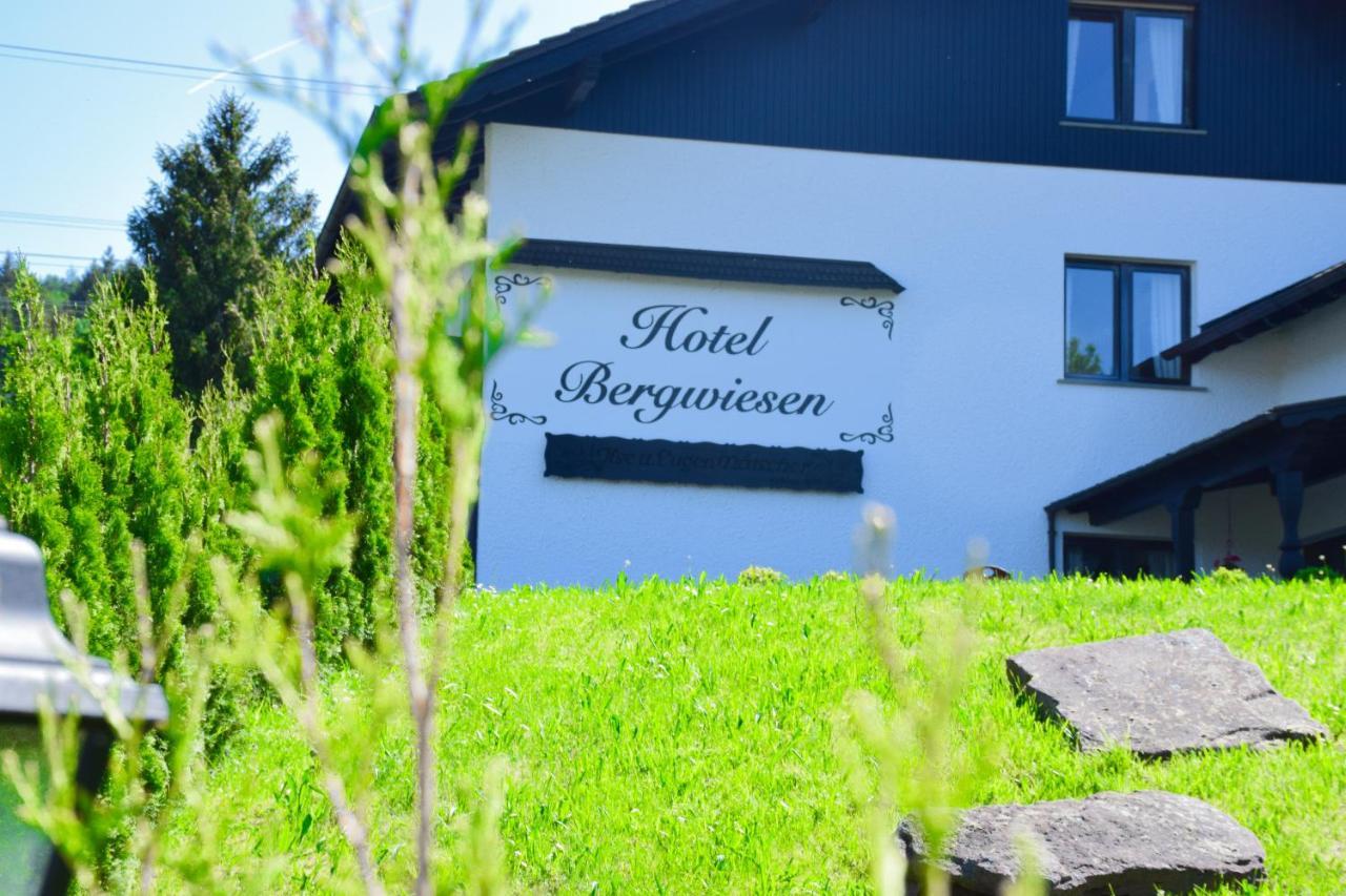 Hotel Bergwiesen - Zimmer Mit Balkon Oder Terasse Lohr am Main Bagian luar foto