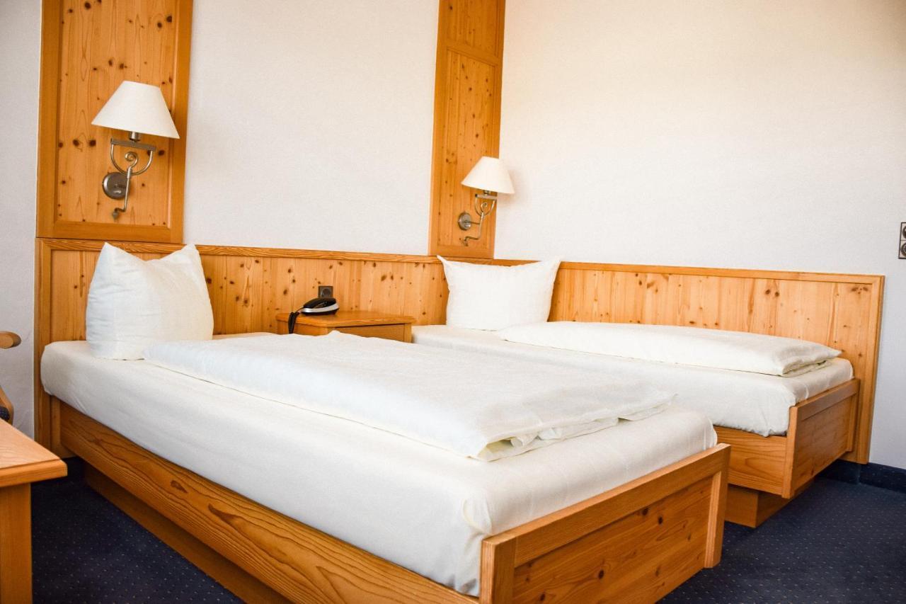 Hotel Bergwiesen - Zimmer Mit Balkon Oder Terasse Lohr am Main Bagian luar foto