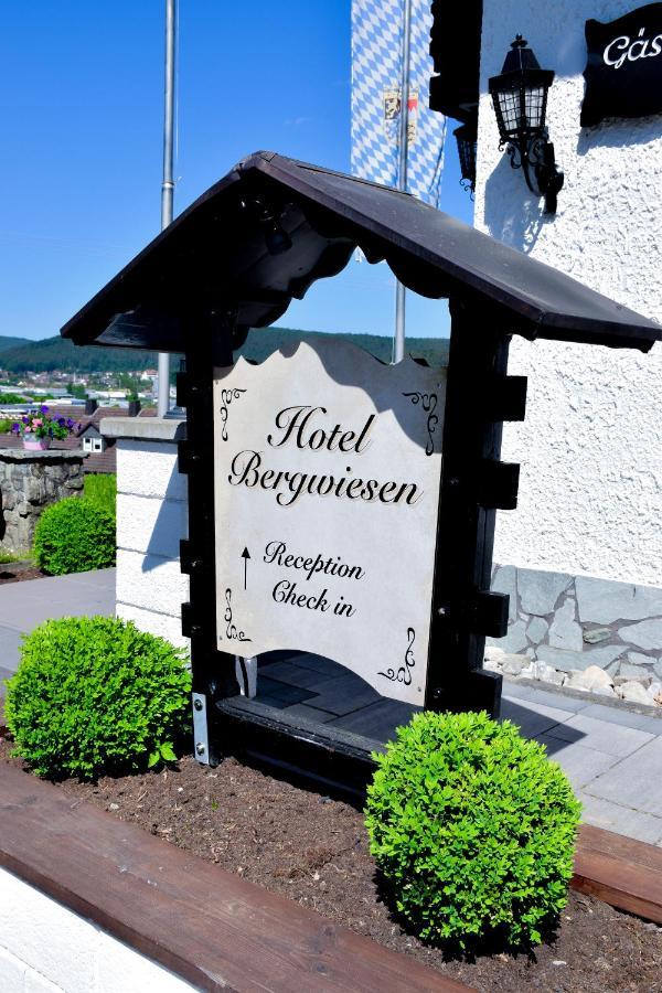 Hotel Bergwiesen - Zimmer Mit Balkon Oder Terasse Lohr am Main Bagian luar foto