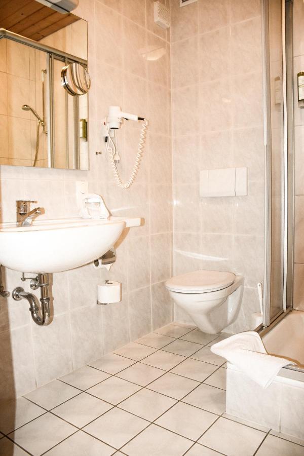 Hotel Bergwiesen - Zimmer Mit Balkon Oder Terasse Lohr am Main Bagian luar foto