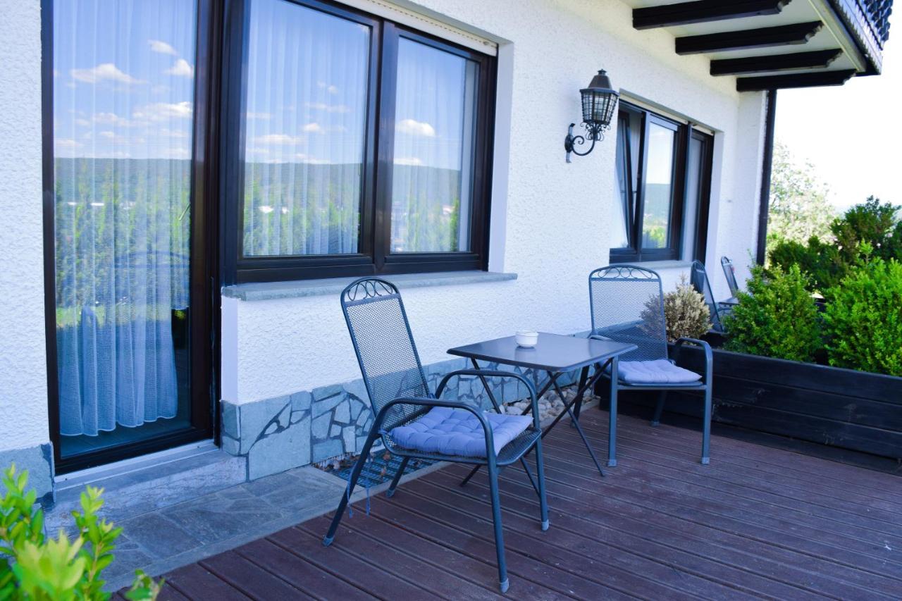 Hotel Bergwiesen - Zimmer Mit Balkon Oder Terasse Lohr am Main Bagian luar foto