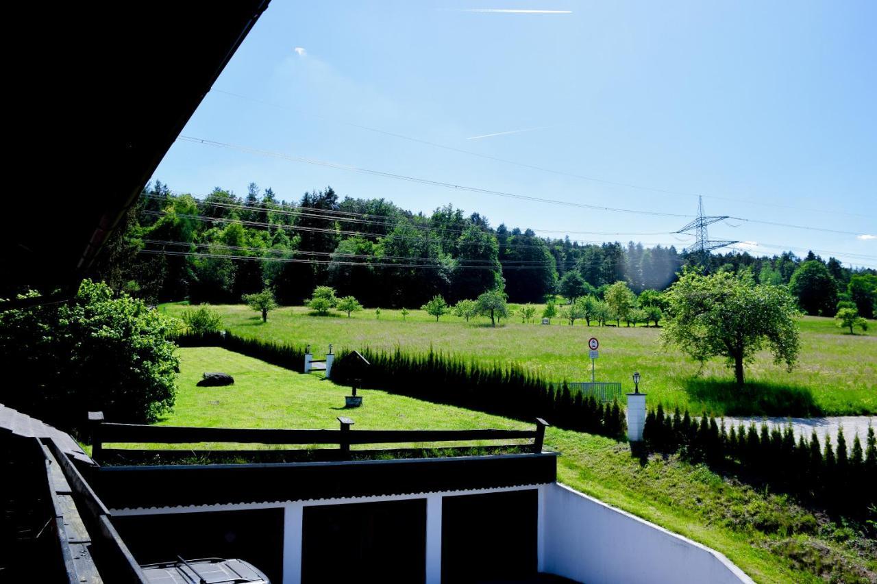 Hotel Bergwiesen - Zimmer Mit Balkon Oder Terasse Lohr am Main Bagian luar foto