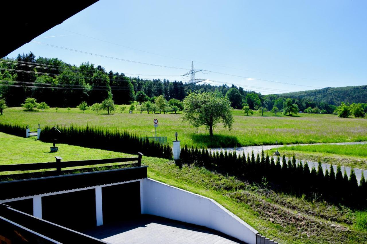 Hotel Bergwiesen - Zimmer Mit Balkon Oder Terasse Lohr am Main Bagian luar foto