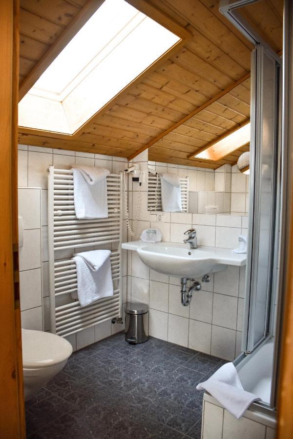 Hotel Bergwiesen - Zimmer Mit Balkon Oder Terasse Lohr am Main Bagian luar foto