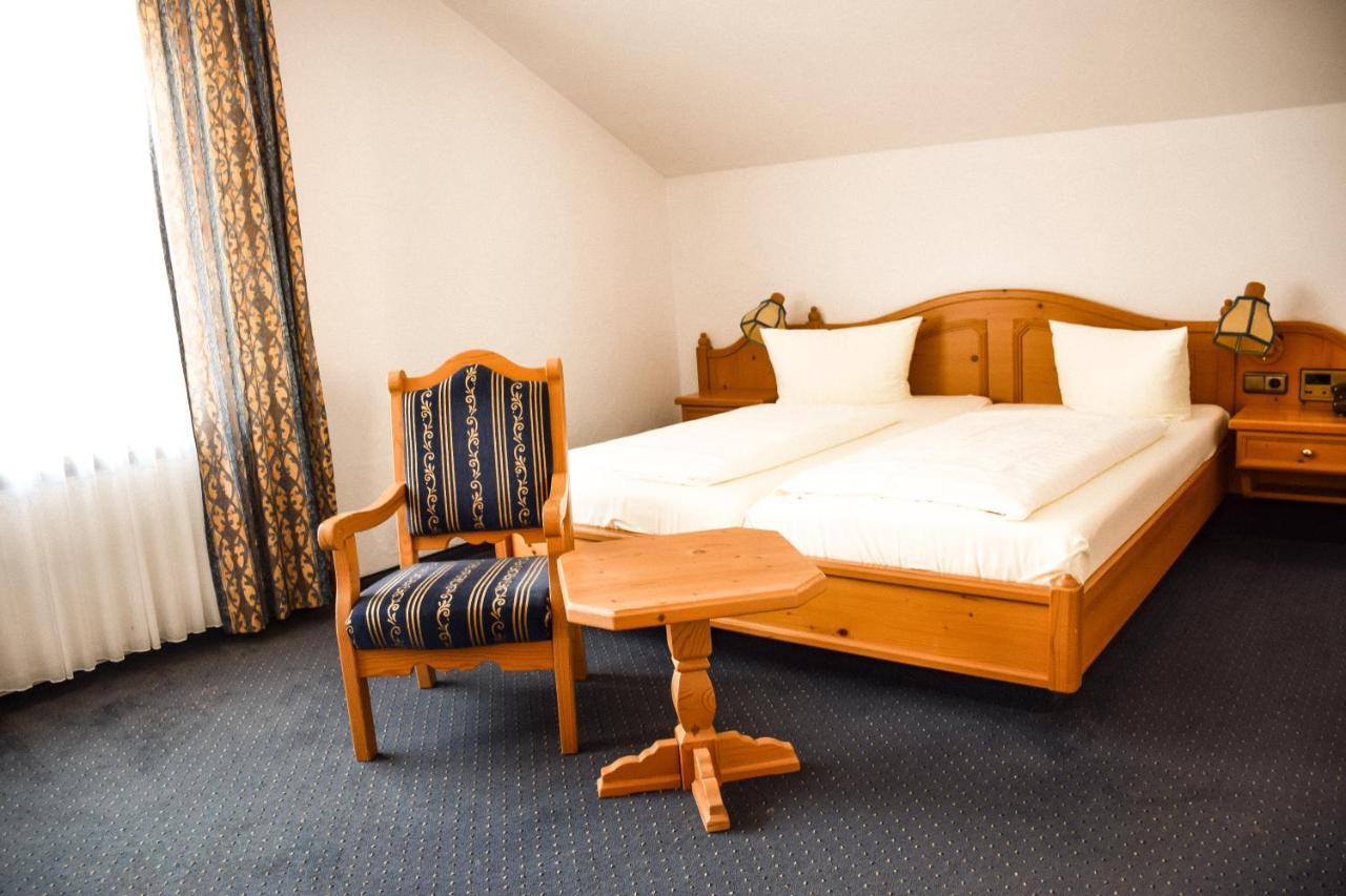 Hotel Bergwiesen - Zimmer Mit Balkon Oder Terasse Lohr am Main Bagian luar foto