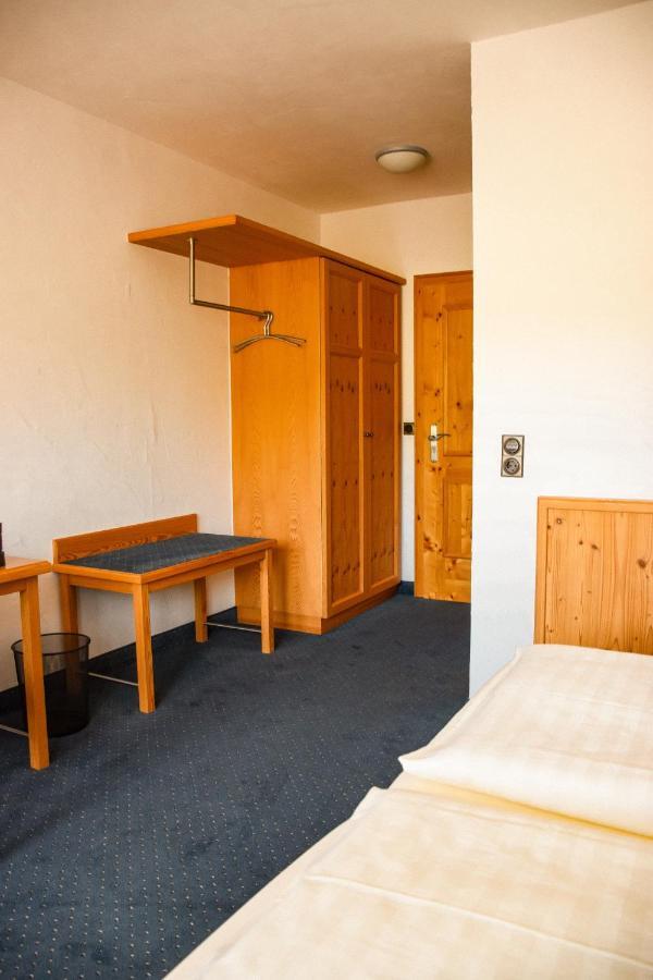 Hotel Bergwiesen - Zimmer Mit Balkon Oder Terasse Lohr am Main Bagian luar foto